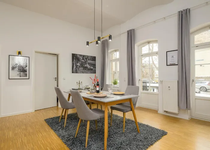 Sweethome - Luxus Pur - Grosse Kueche, Terrasse, Stellplatz, Wifi