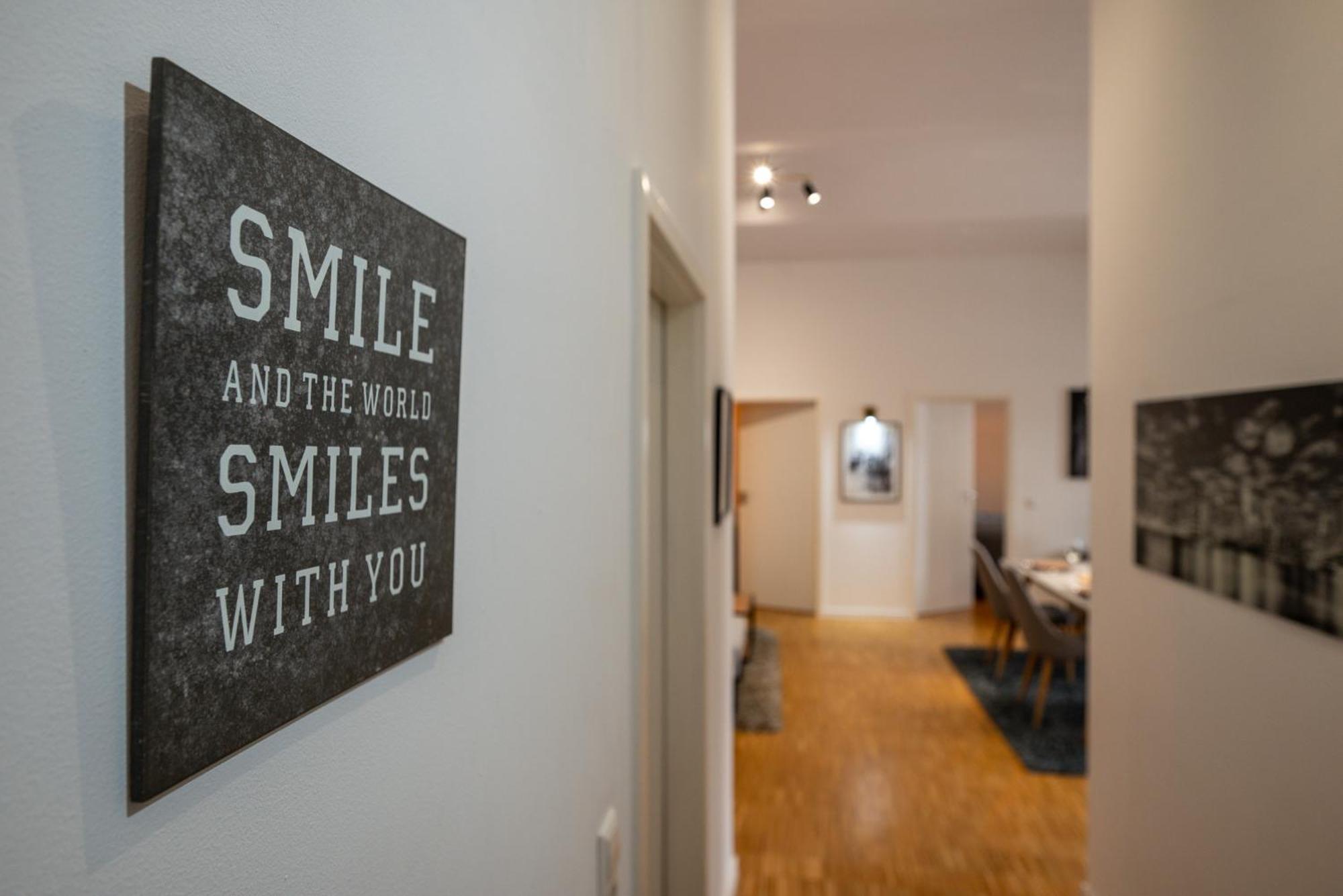 Sweethome - Luxus Pur - Grosse Kueche, Terrasse, Stellplatz, Wifi Apartment