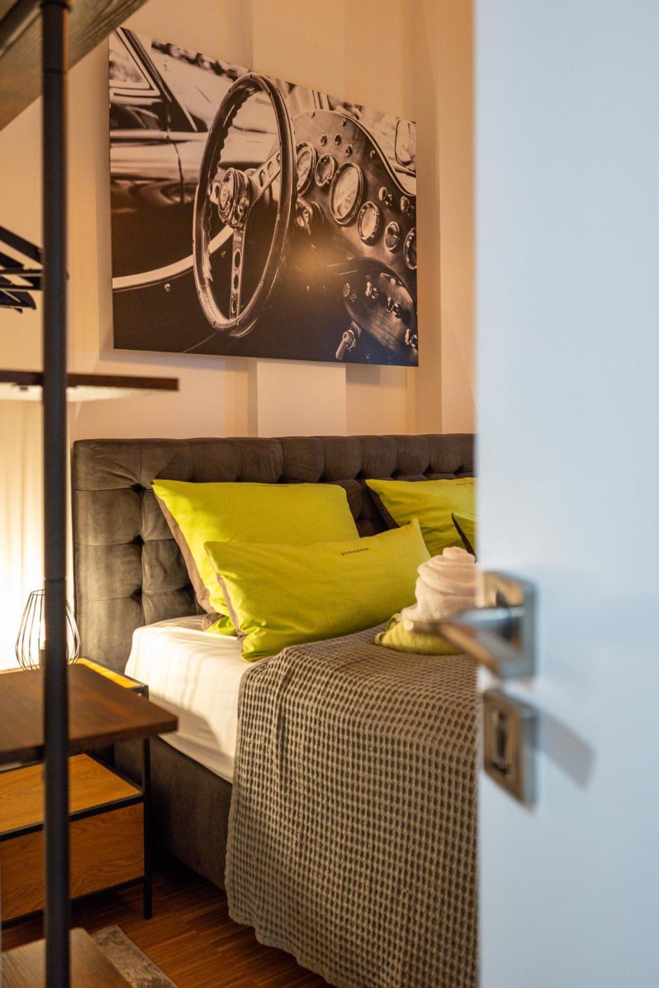 Sweethome - Luxus Pur - Grosse Kueche, Terrasse, Stellplatz, Wifi