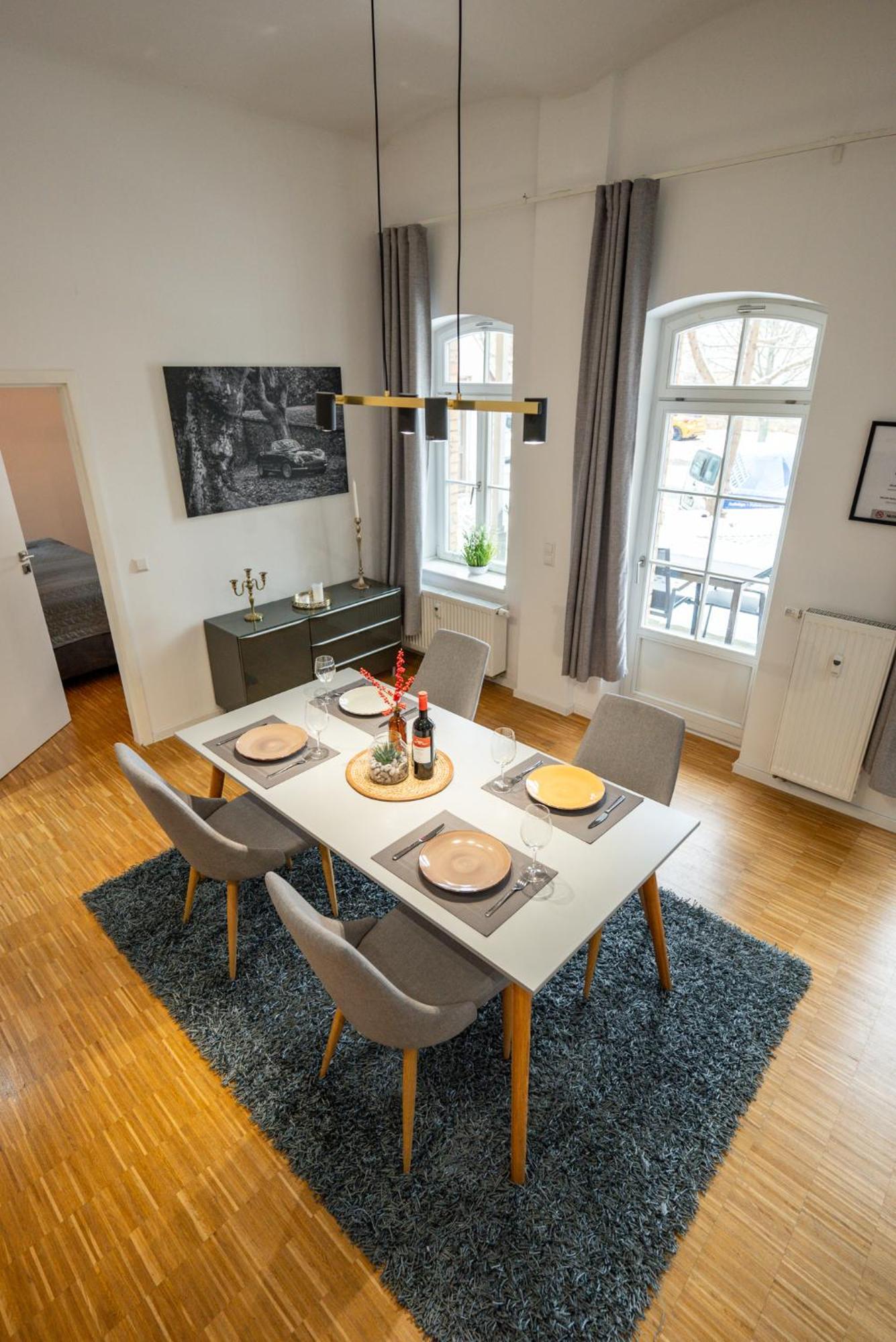 Sweethome - Luxus Pur - Grosse Kueche, Terrasse, Stellplatz, Wifi Apartment Halle (Saale)