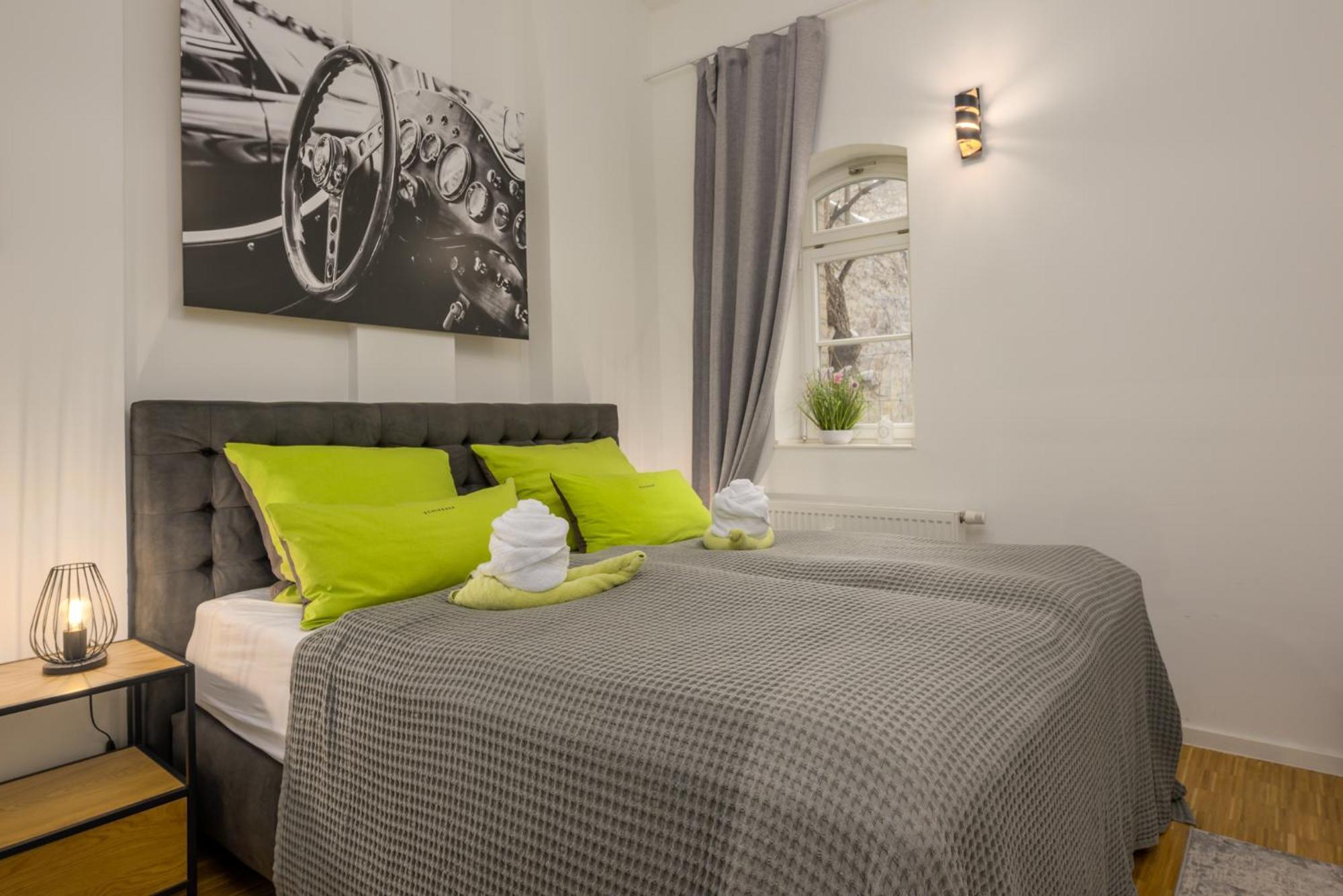 Apartment Sweethome - Luxus Pur - Grosse Kueche, Terrasse, Stellplatz, Wifi Halle (Saale)