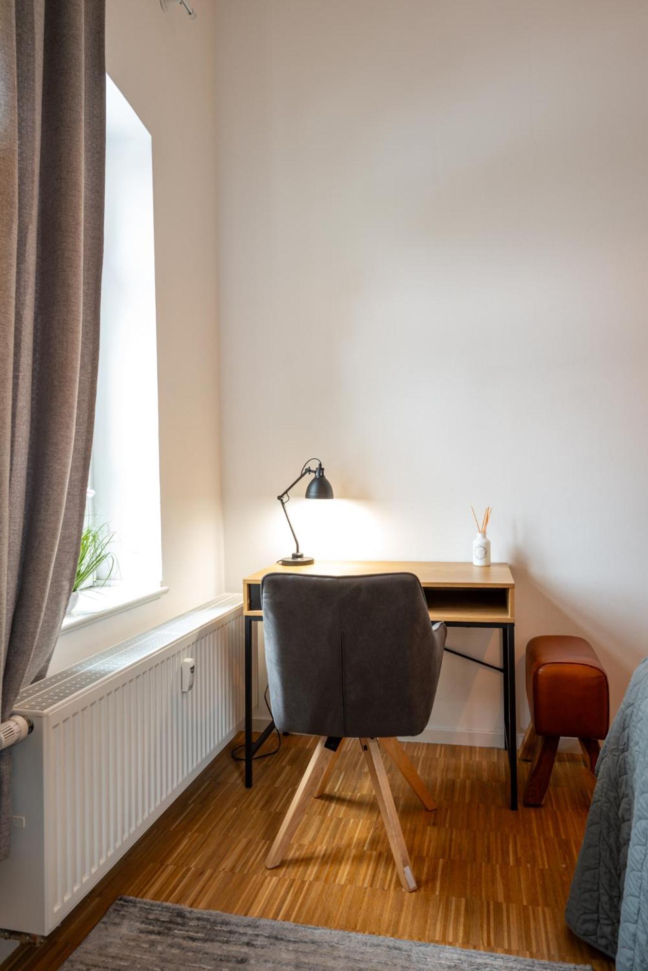 Sweethome - Luxus Pur - Grosse Kueche, Terrasse, Stellplatz, Wifi Apartment