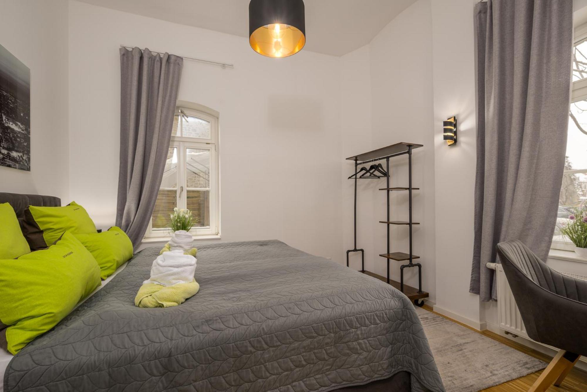 Sweethome - Luxus Pur - Grosse Kueche, Terrasse, Stellplatz, Wifi Apartment Halle (Saale)